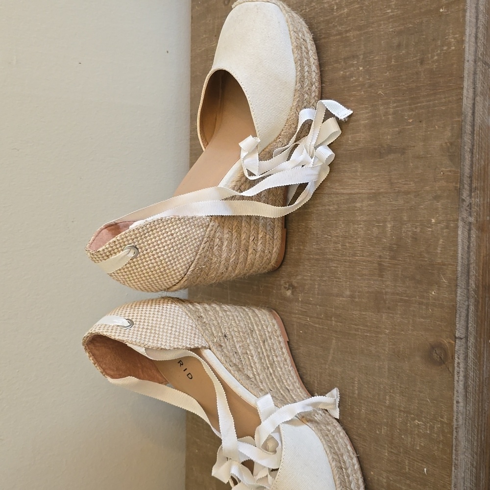 Canvas Espadrille Platform Wedge - Picture 5 of 5